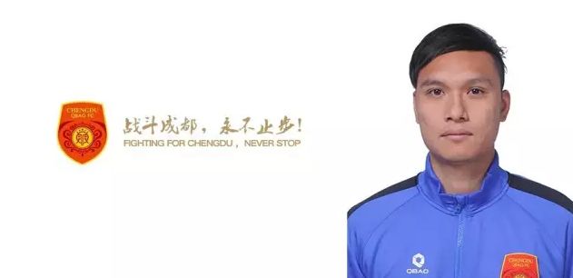 本赛季，坎塞洛的加盟导致了罗贝托失去了右后卫的位置，而费尔明的出色发挥也让他在中场没有了位置。